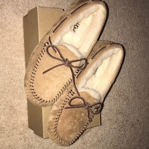 Chestnut Ugg Dakota Slippers